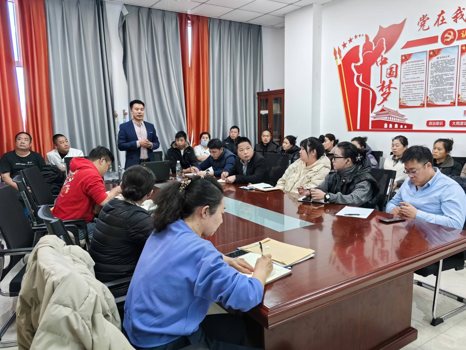 培训照片(1).jpg